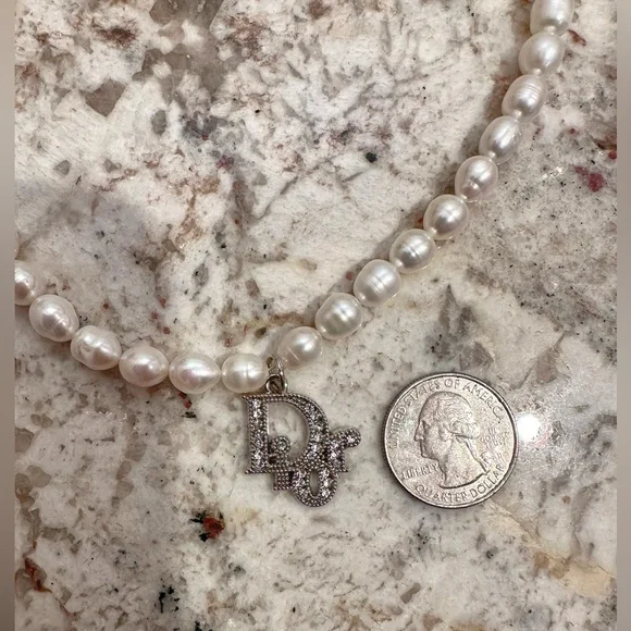 Dior Charm with vintage 16” fresh water Pearl necklace - Picture 4 of 6